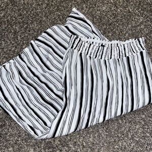 INC International Concepts Kids Black and White Striped Bottoms